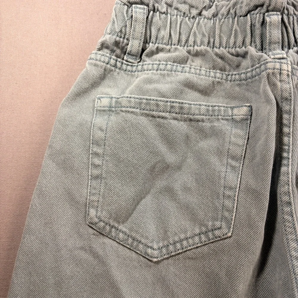 Forever 21 Women’s Small Light Wash Jeans Elastic Waist High Rise Denim